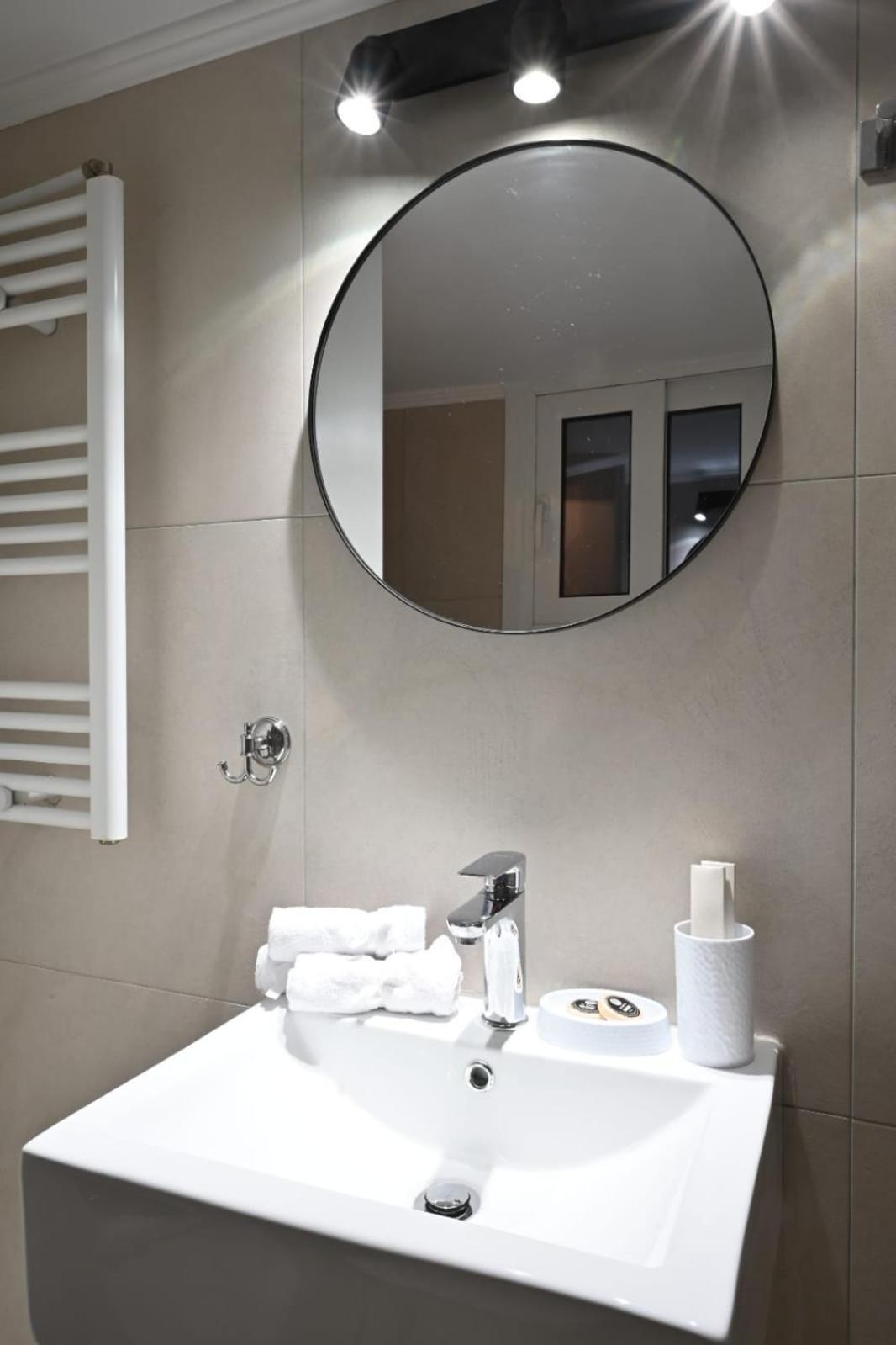 Modern Two Bedroom Apartment At Koukaki Athen Exterior foto